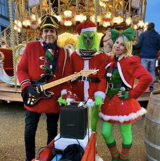 Photo de l'artiste Déambulation Noël - Agence artistique Bia Production